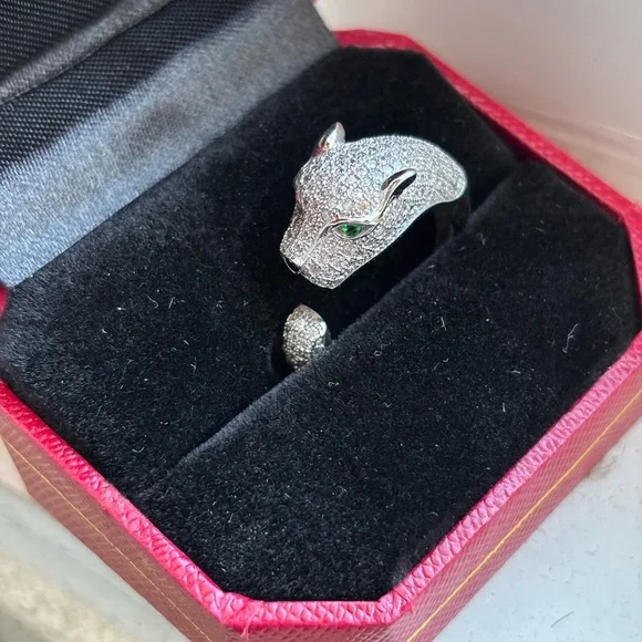 18k Cartier white gold Panther Ring with Green Eyes - 8 - Picture 2 of 9